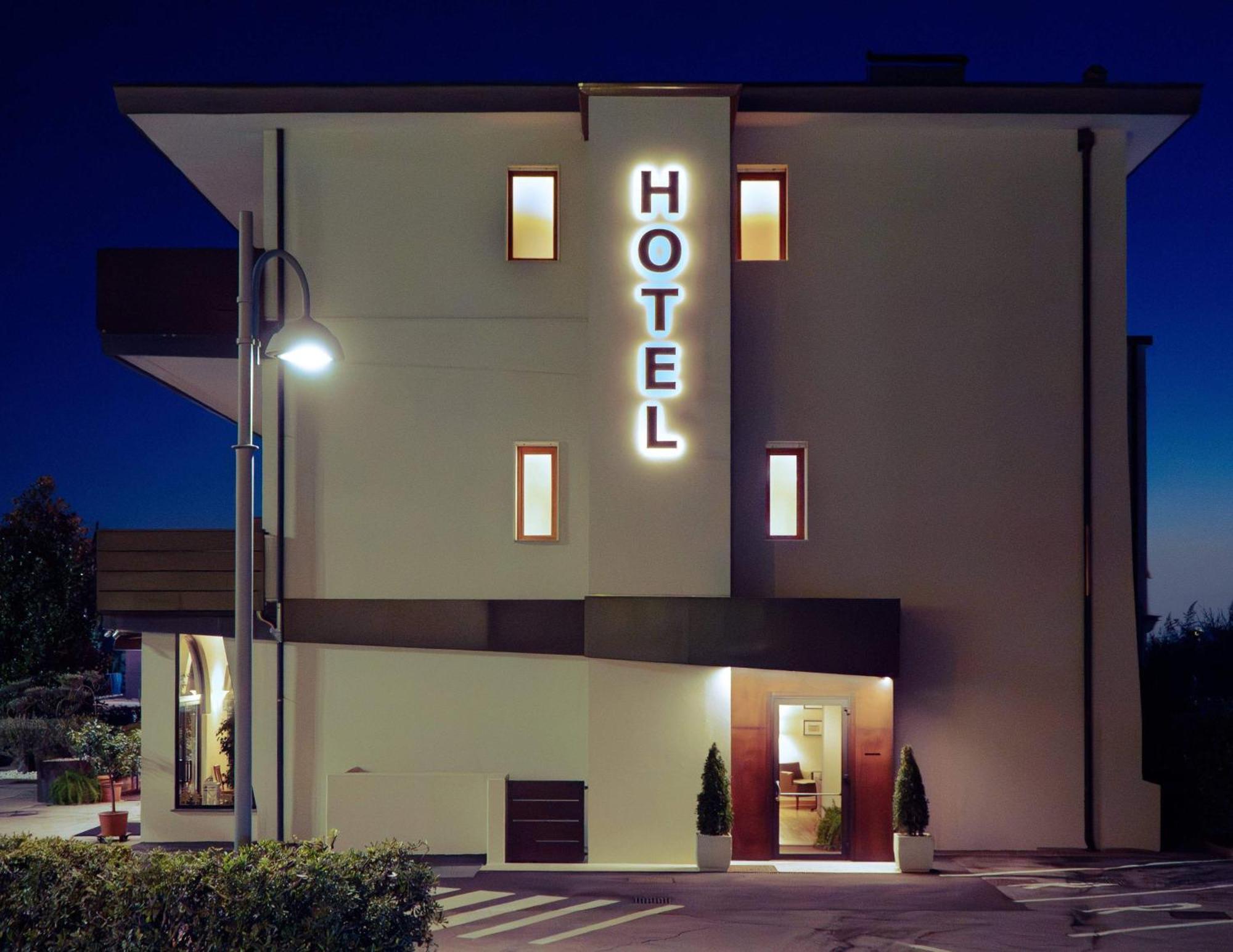 Hotel Belvedere Thiene Luaran gambar